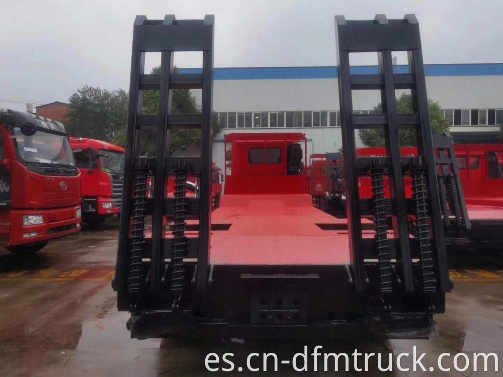 Dongfeng Flatbed Transport Vehicle